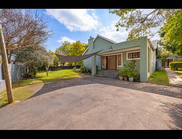 4 BEDROOM FREEHOLD FOR SALE IN ROBINDALE